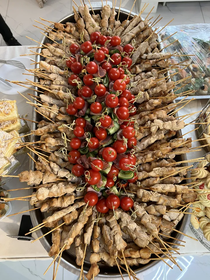 Шашлычки с томатами черри